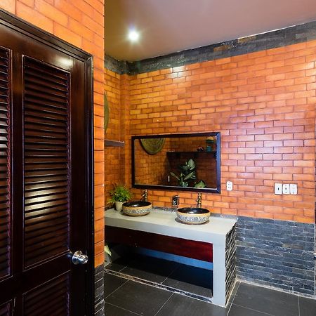 Bed and Breakfast The Red House Ho-Chi-Minh-Stadt Exterior foto